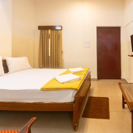 Sri Ramakrishna Hotel Bangalore Ngoại thất bức ảnh