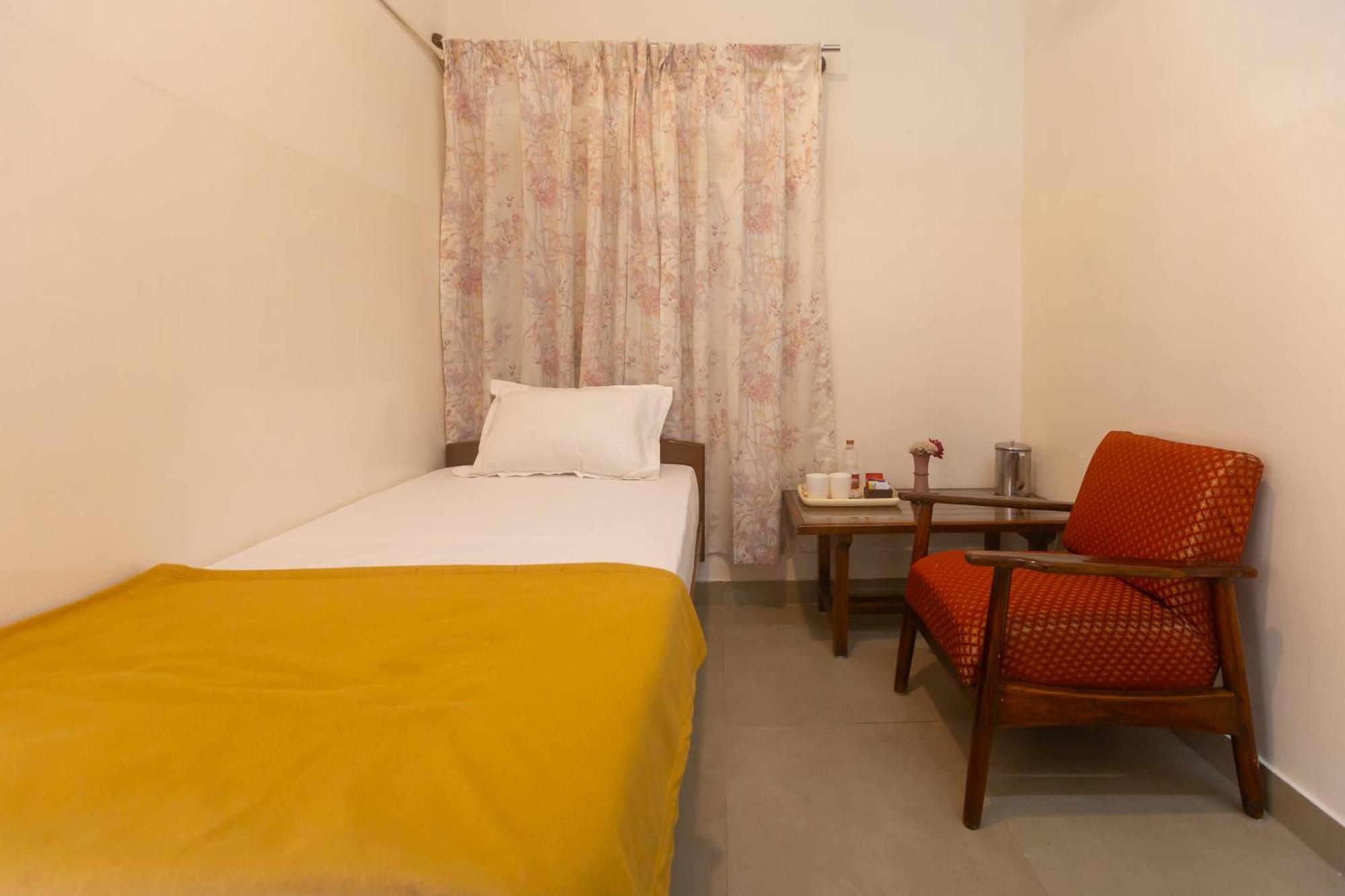 Sri Ramakrishna Hotel Bangalore Ngoại thất bức ảnh
