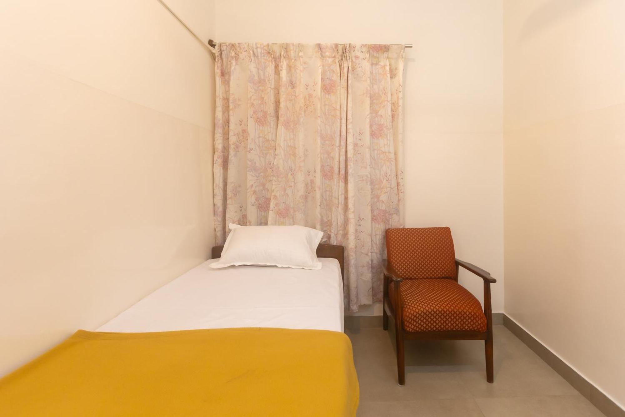 Sri Ramakrishna Hotel Bangalore Ngoại thất bức ảnh