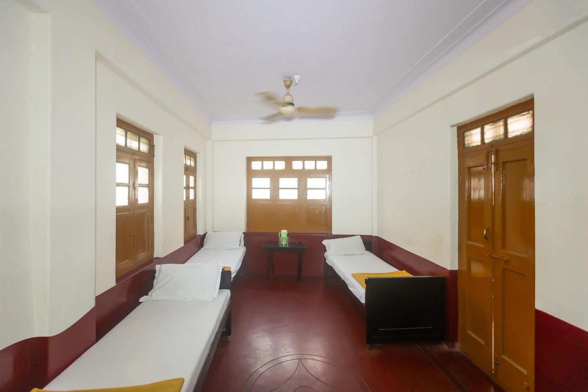 Sri Ramakrishna Hotel Bangalore Ngoại thất bức ảnh