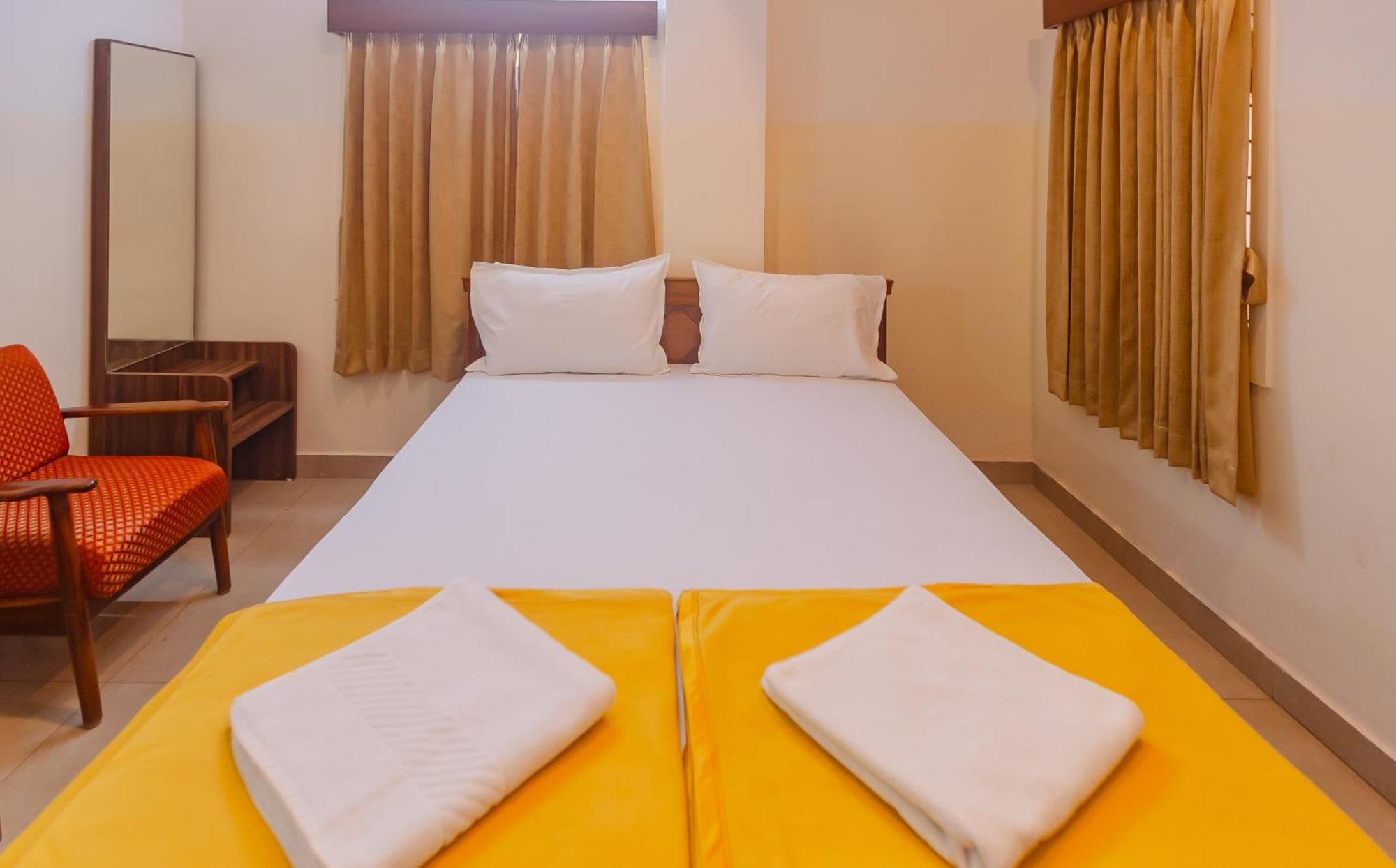 Sri Ramakrishna Hotel Bangalore Ngoại thất bức ảnh
