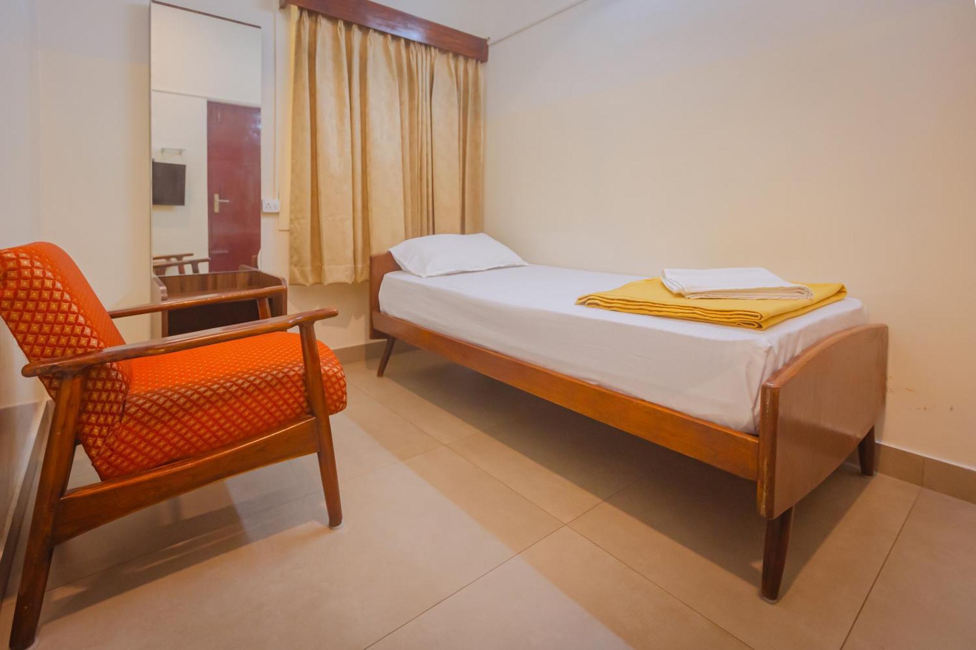 Sri Ramakrishna Hotel Bangalore Ngoại thất bức ảnh